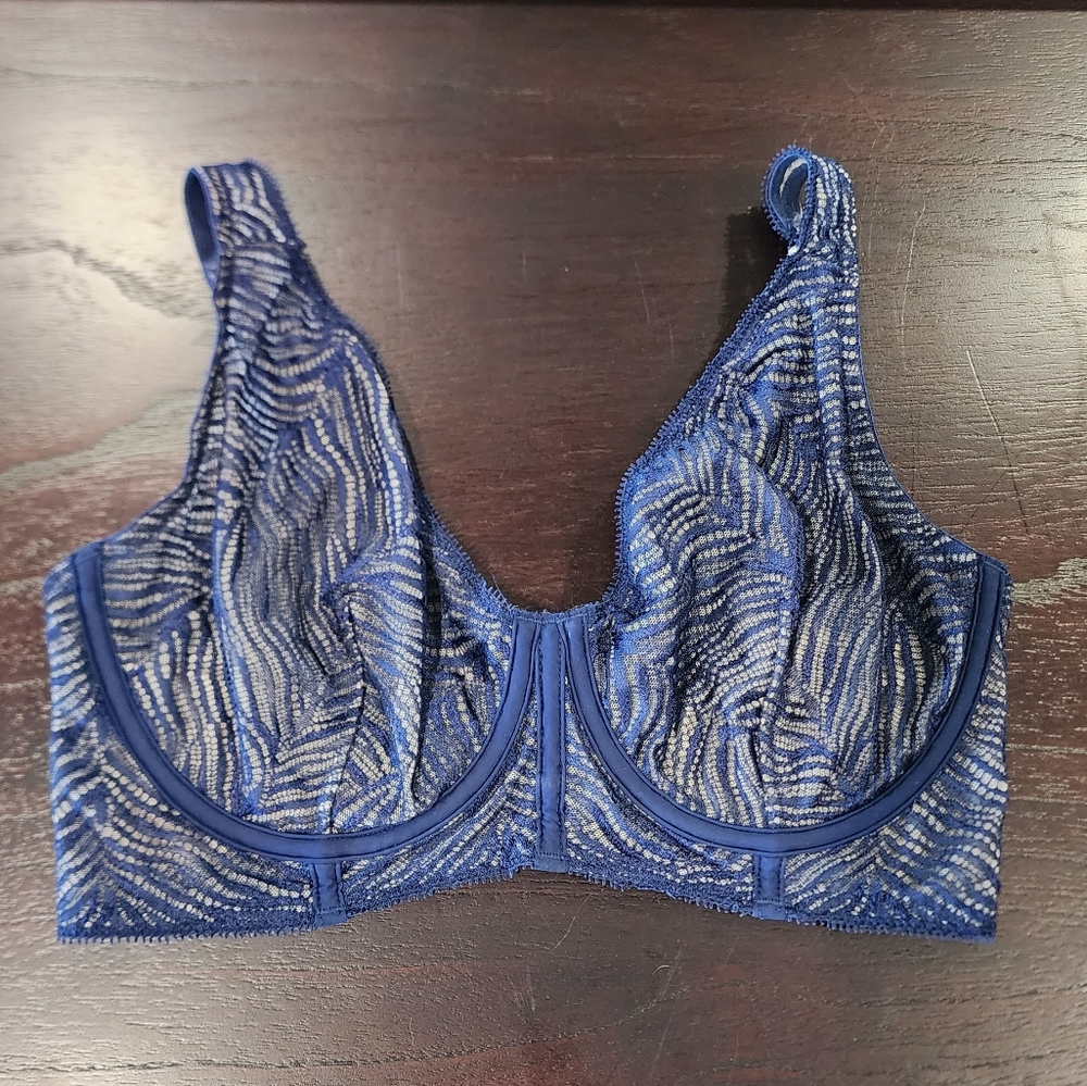Victoria's Secret Unlined Plunge Bra 32DDD